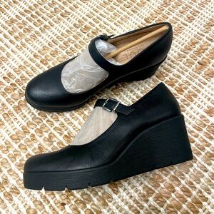 Naturalizer- SOUL - Adore Mary Jane wedges BLK 8 1/2 W